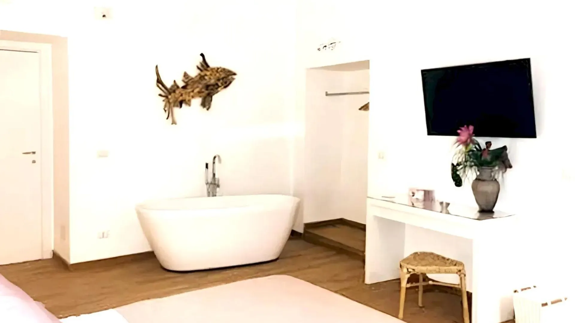Spacious Apartment In Napoli With Sea And City Views