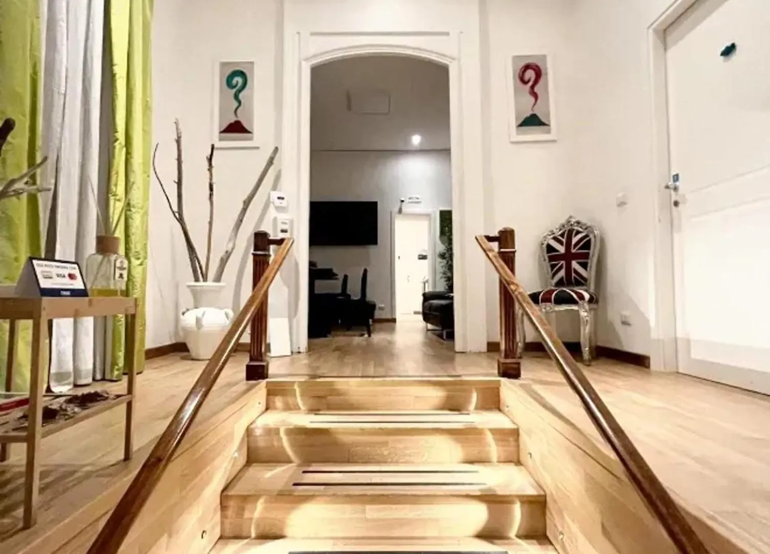 Spacious Apartment In Napoli With Sea And City Views