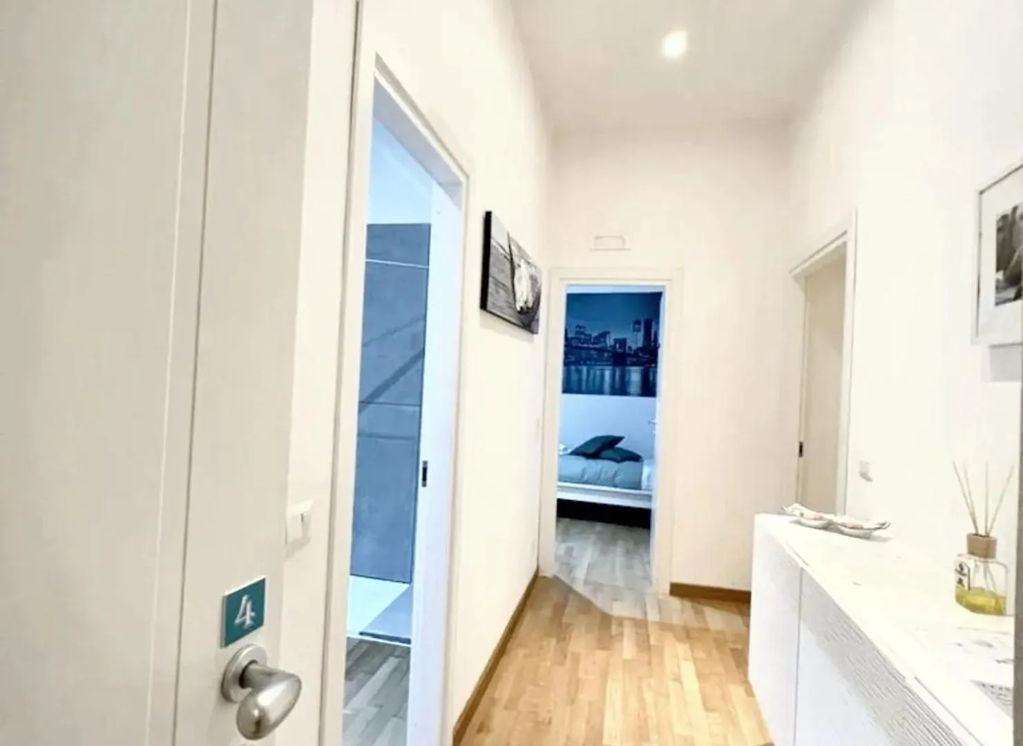 Spacious Apartment In Napoli With Sea And City Views 0*, Naples
