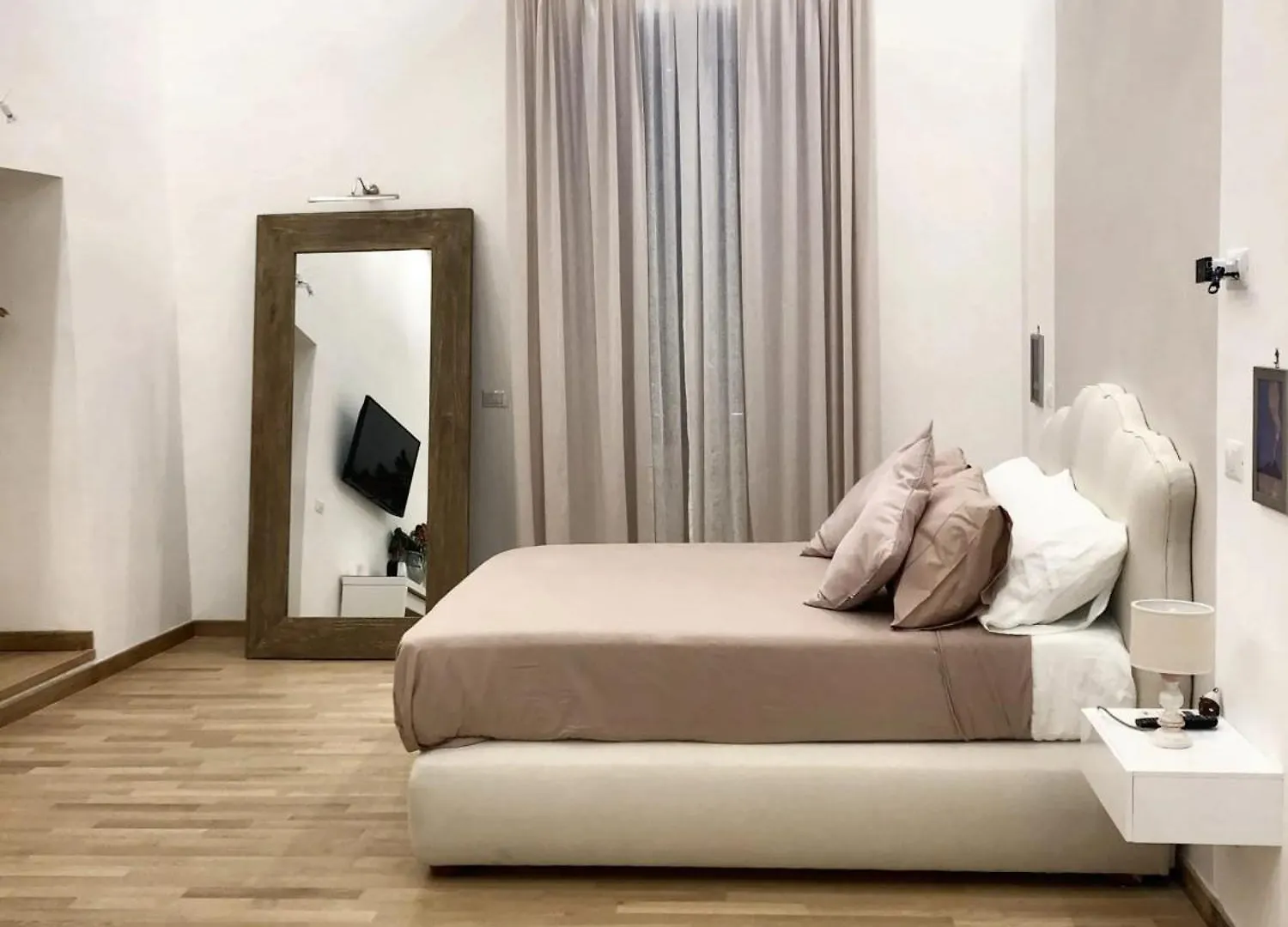 Spacious Apartment In Napoli With Sea And City Views  Naples
