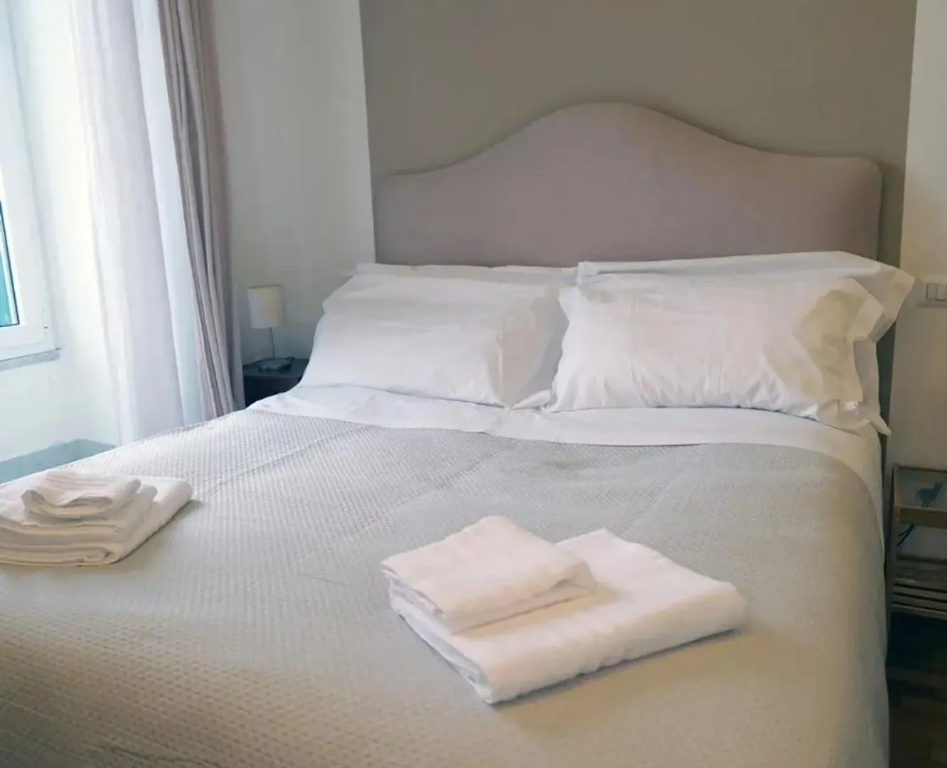 Spacious Apartment In Napoli With Sea And City Views 0*, Naples Italy