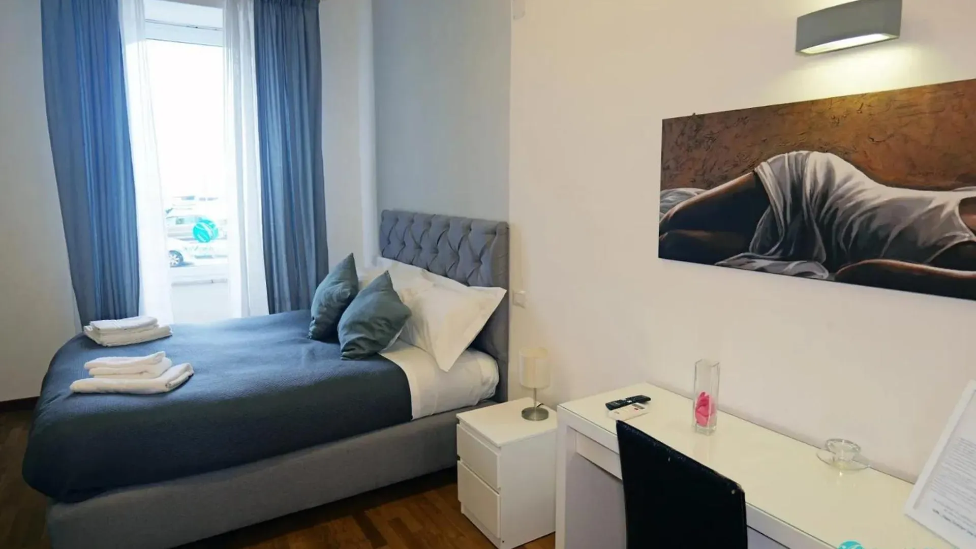 Spacious Apartment In Napoli With Sea And City Views