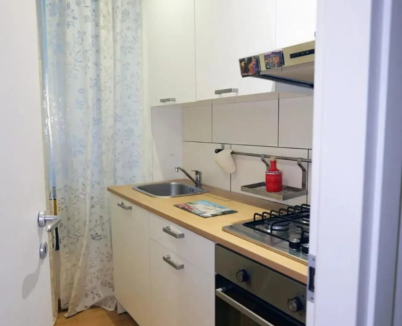 Spacious Apartment In Napoli With Sea And City Views